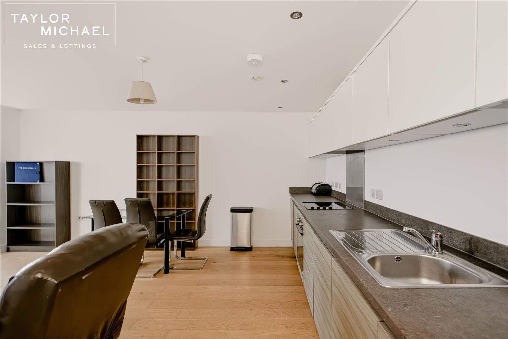 Living Room / Kitchen